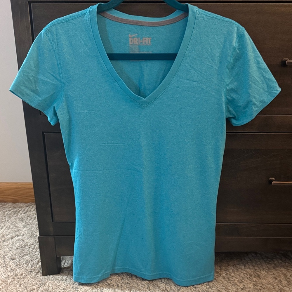 Women’s V-Neck Performance Tee in Blue